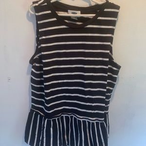 old navy women tank top slightly used good quality